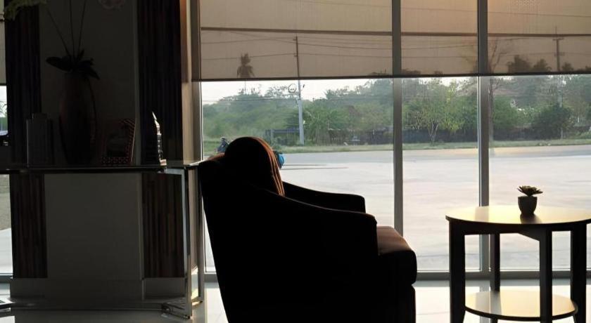 Chaisaeng Villa Sing Buri Bagian luar foto