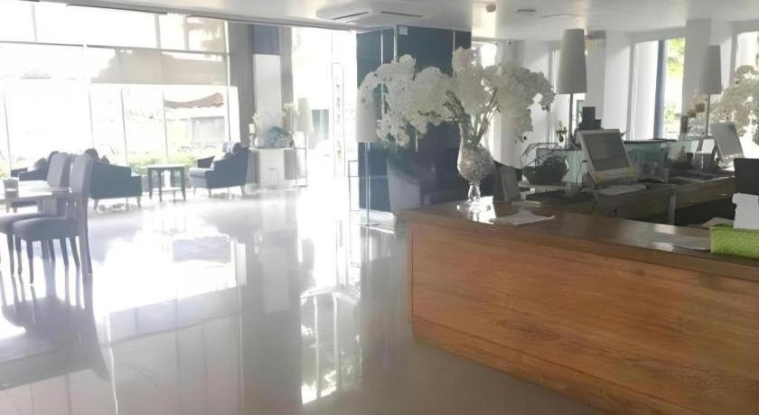 Chaisaeng Villa Sing Buri Bagian luar foto
